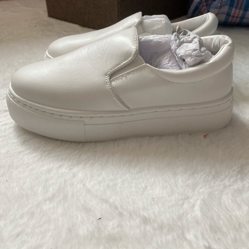 White platform slip on shoes- bought from Böhme, size 5.5 US womens